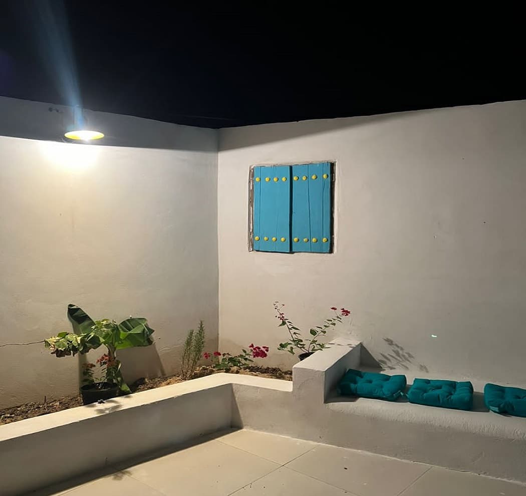 نما بیرون و نشیمن