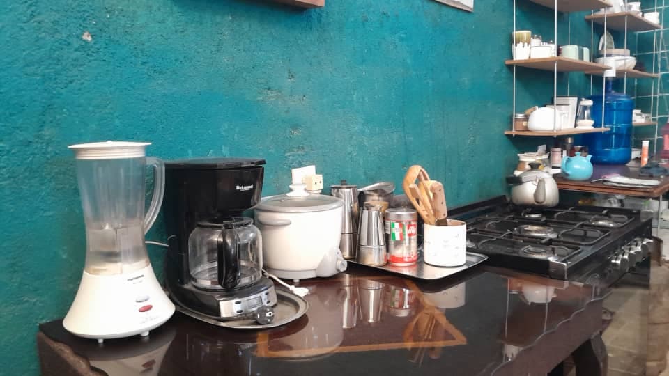 نشیمن و آشپزخانه مشترک