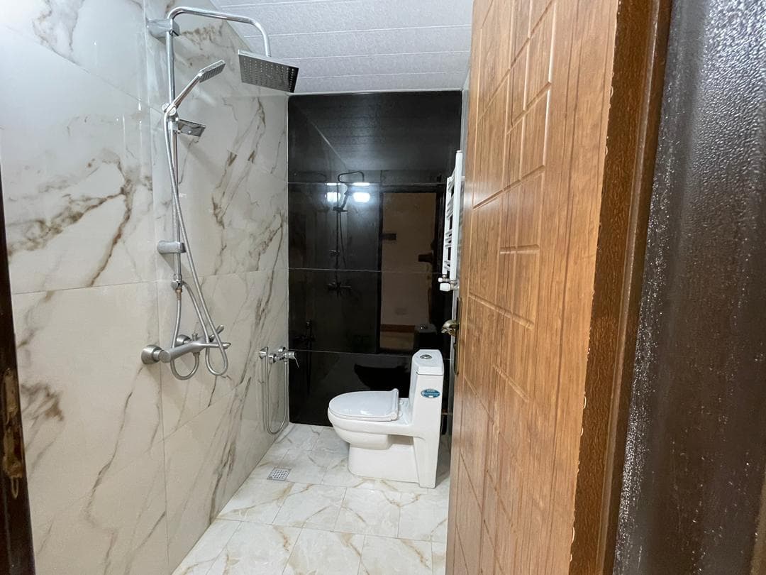 سرویس فرنگی و حمام