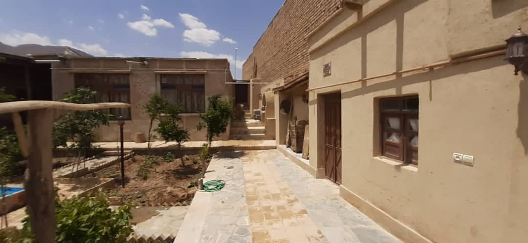 حیاط