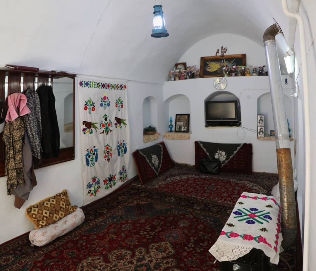 اجاره اقامتگاه بومگردی و خانه سنتی در سمنان-اتاق4