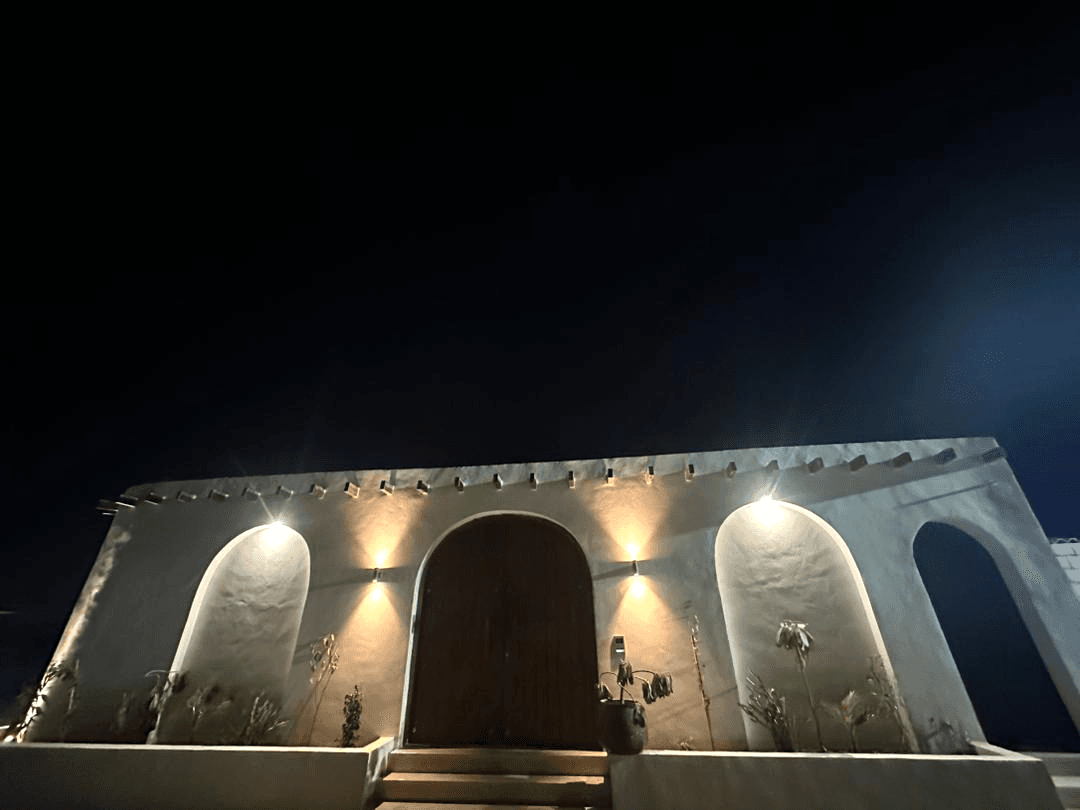 درب ورودی اقامتگاه 