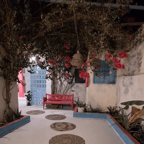 محوطه اقامتگاه
