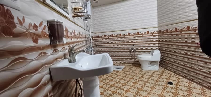 سرویس بهداشتی ایرانی ، فرنگی و حمام داخل ساختمان