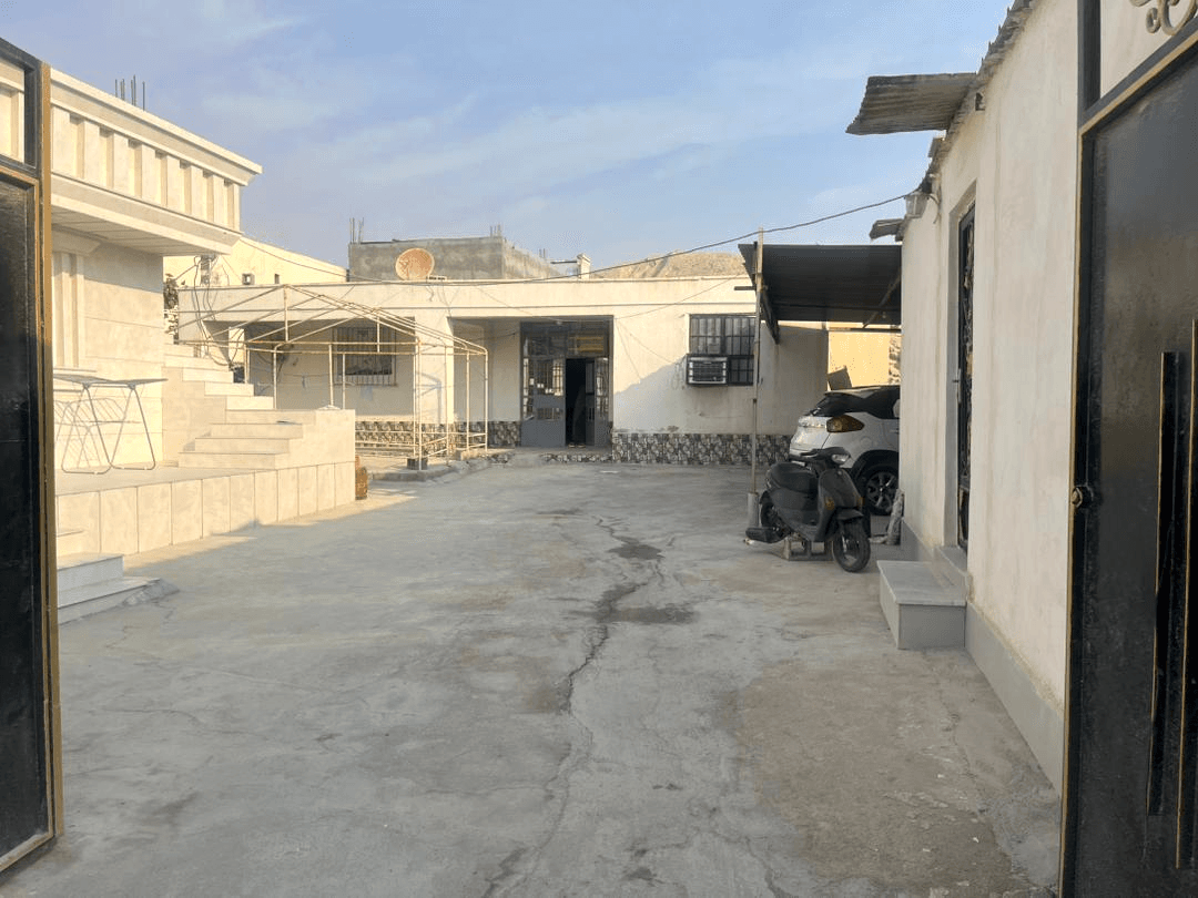 حیاط مشترک 