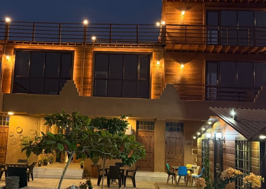 محوطه اقامتگاه