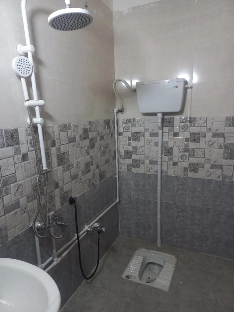 سرویس بهداشتی و حمام مشترک 