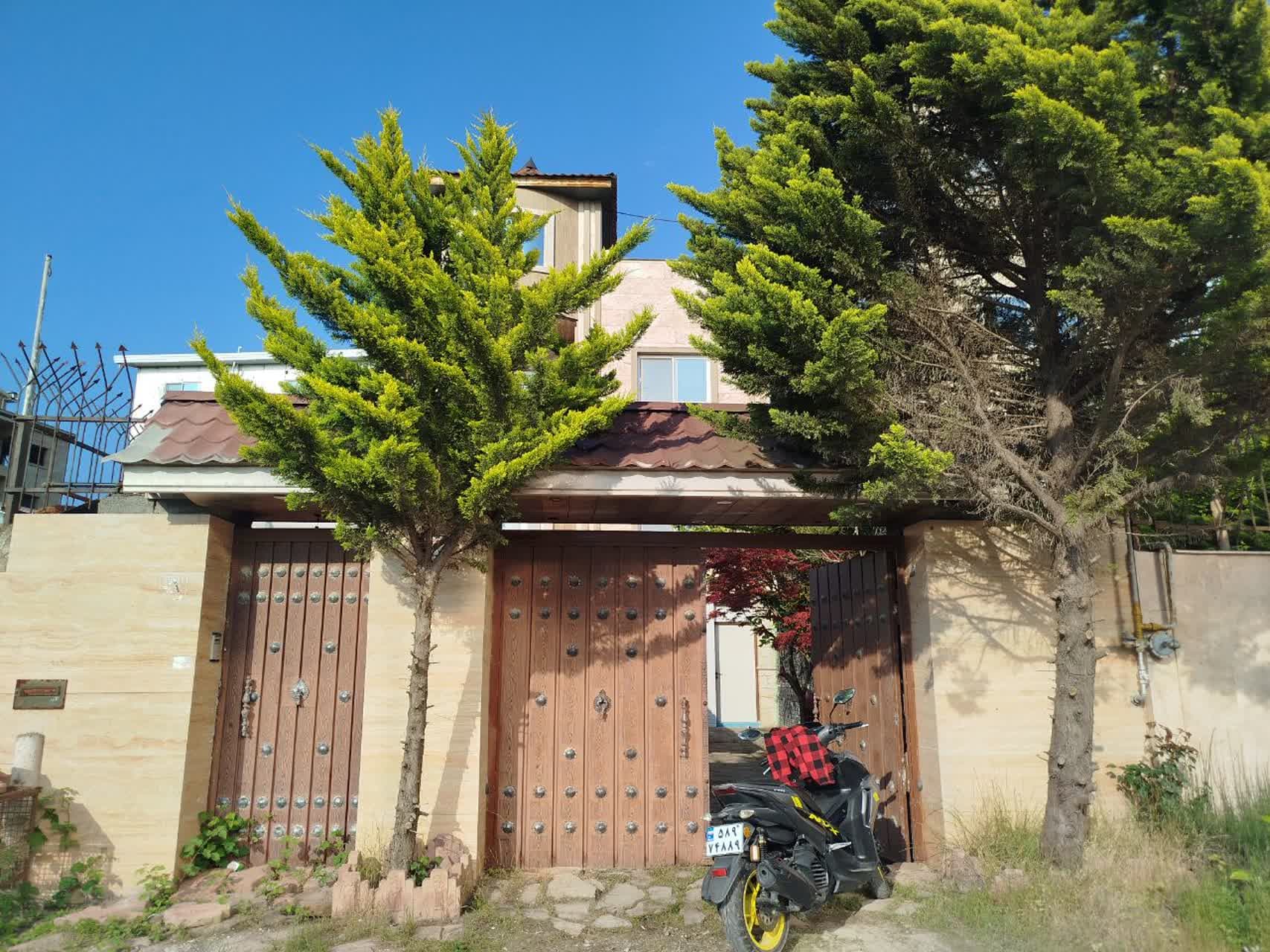 درب حیاط 