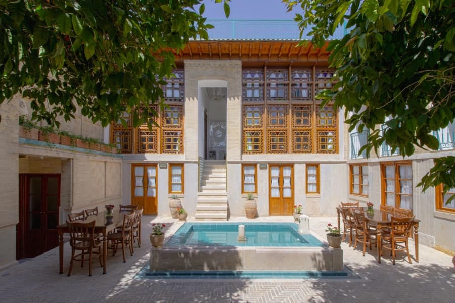 نما و حیاط 