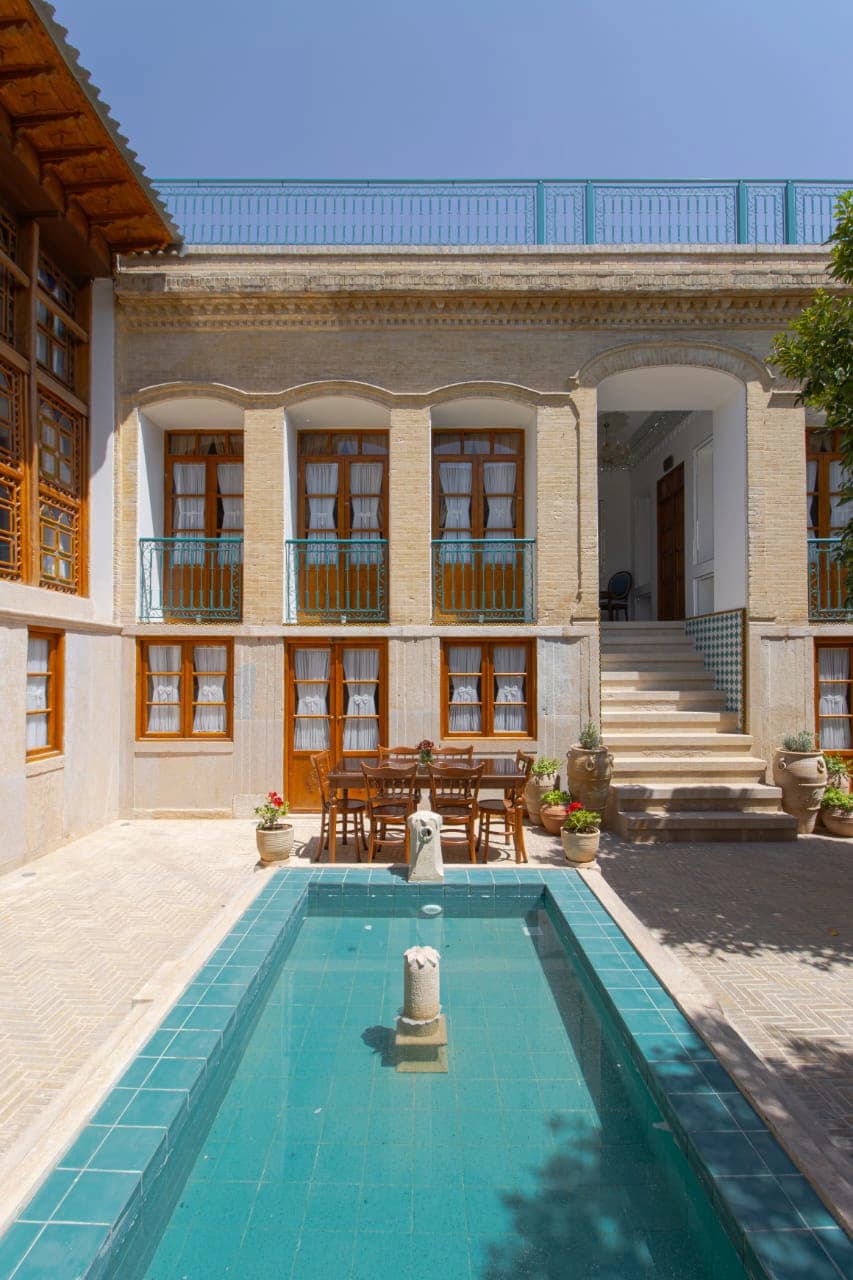 نما و حیاط 