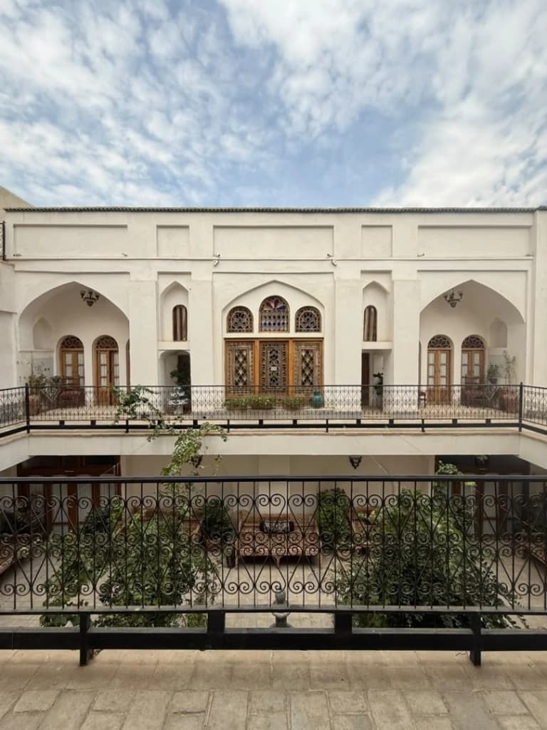 بوتیک هتل نزدیک میدان نقش جهان اصفهان -  2 تخته اکونومی
