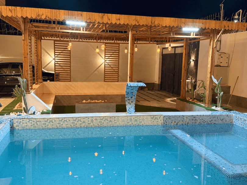 نما استخر در شب 
