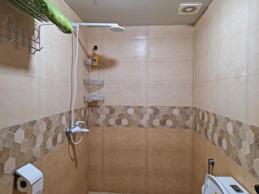 سرویس فرنگی و حمام 