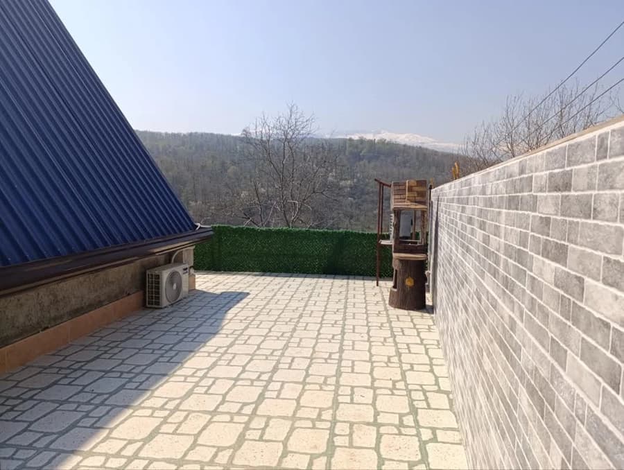 بالکن و حیاط مجموعه 