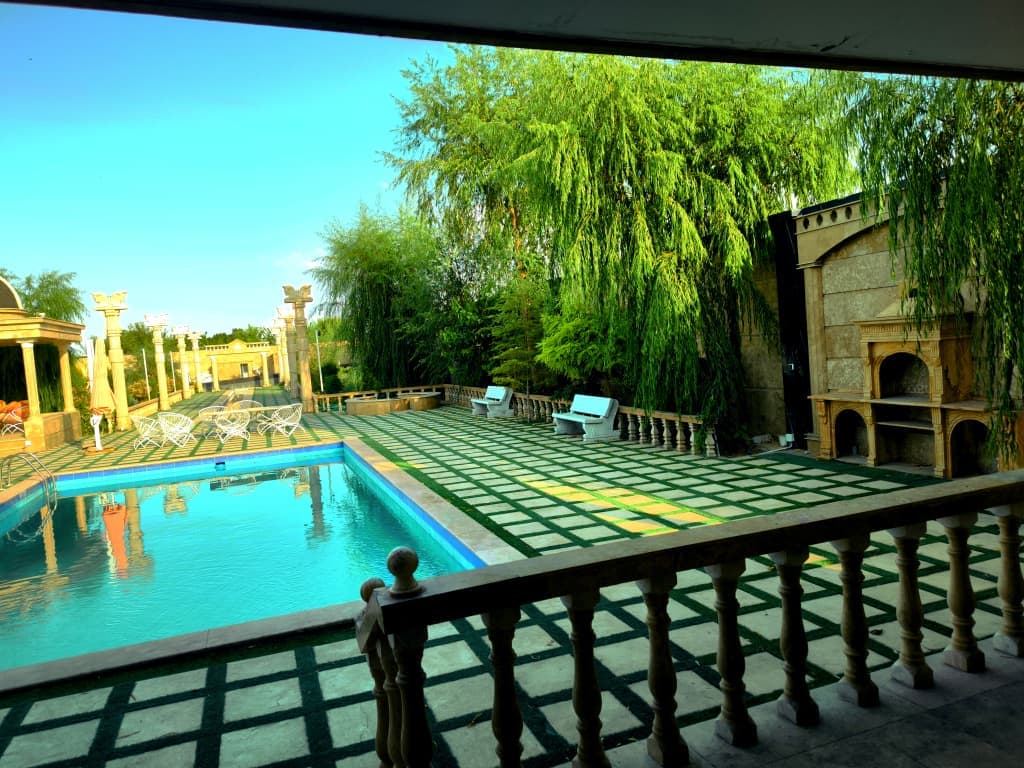 حیاط