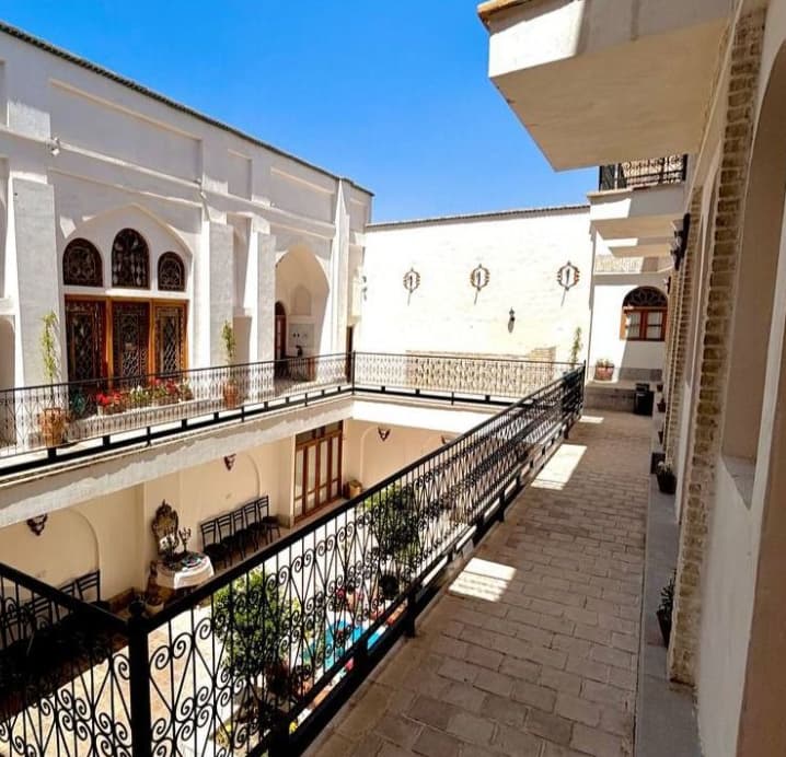 محوطه اقامتگاه