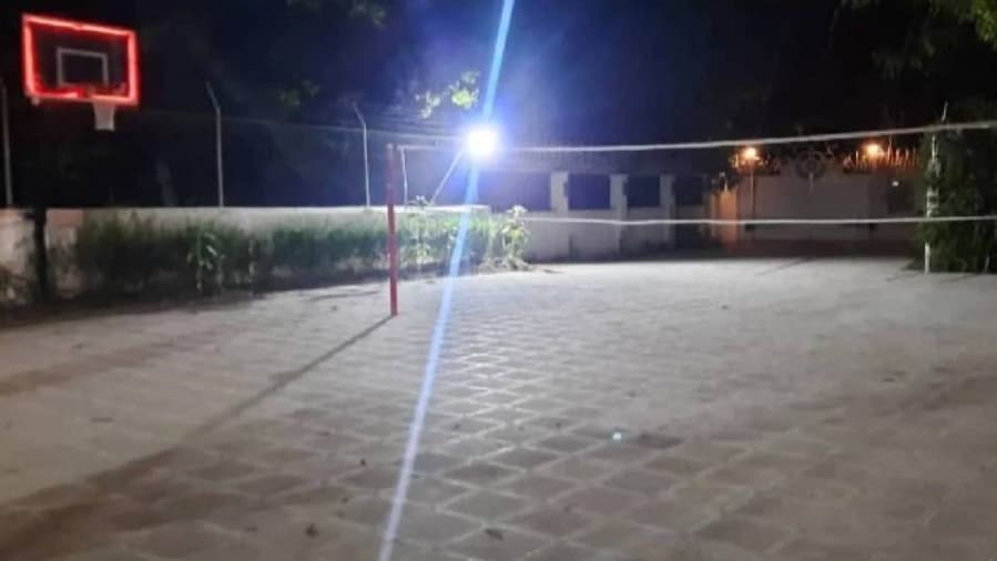 محوطه بیرونی