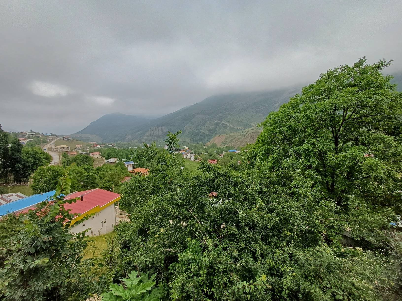 چشم انداز به اطراف 
