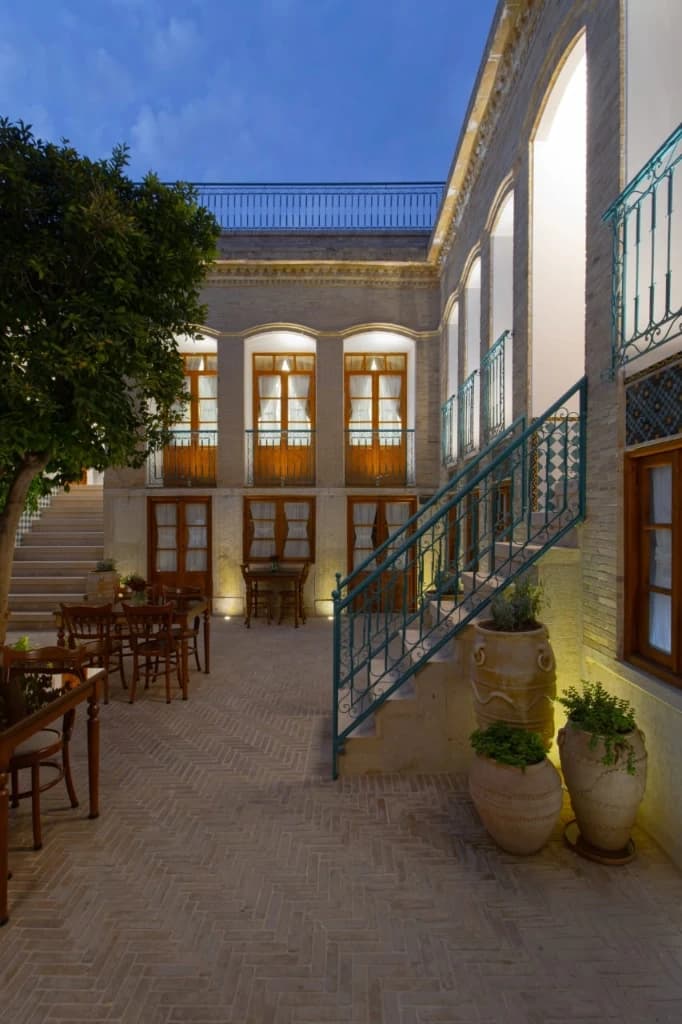 نما و حیاط 