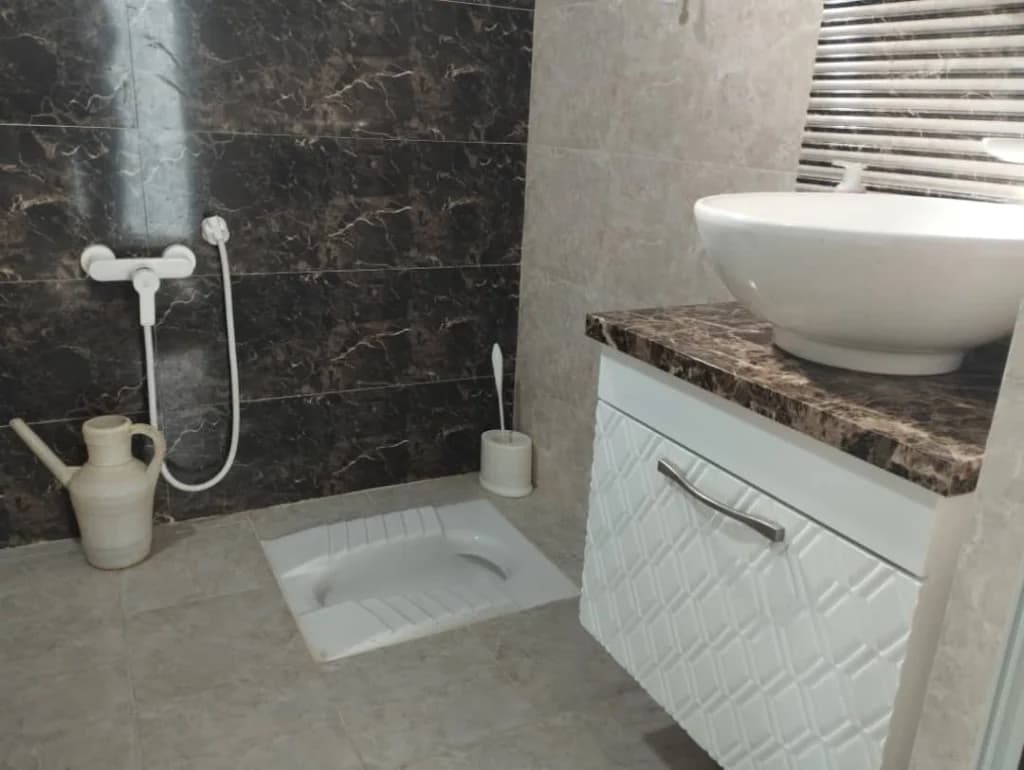 سرویس ایرانی داخل ساختمان