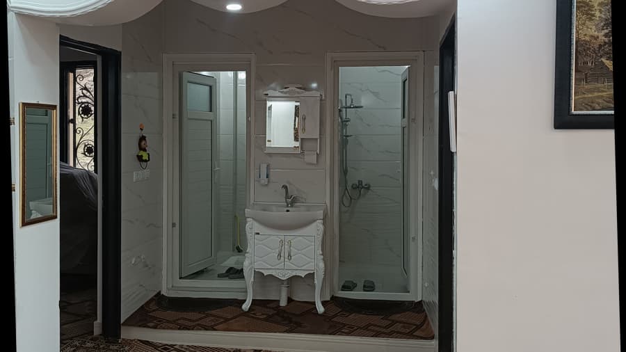 روشویی جلو سرویس و حمام 