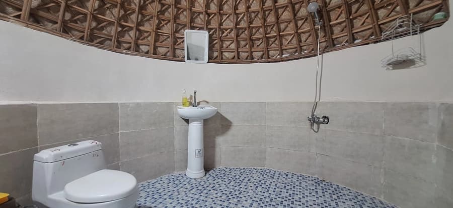 سرویس فرنگی و حمام 