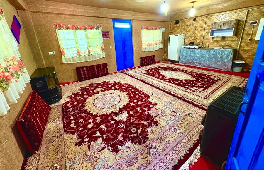 سالن و آشپزخانه 