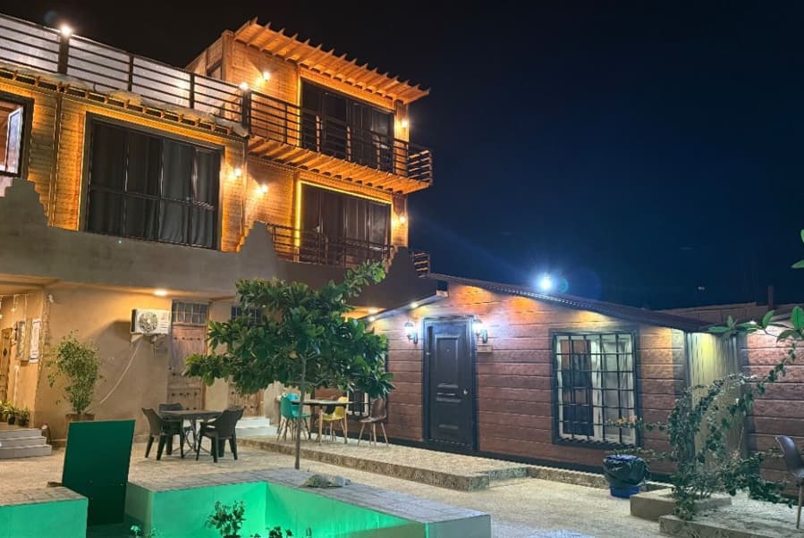 محوطه اقامتگاه