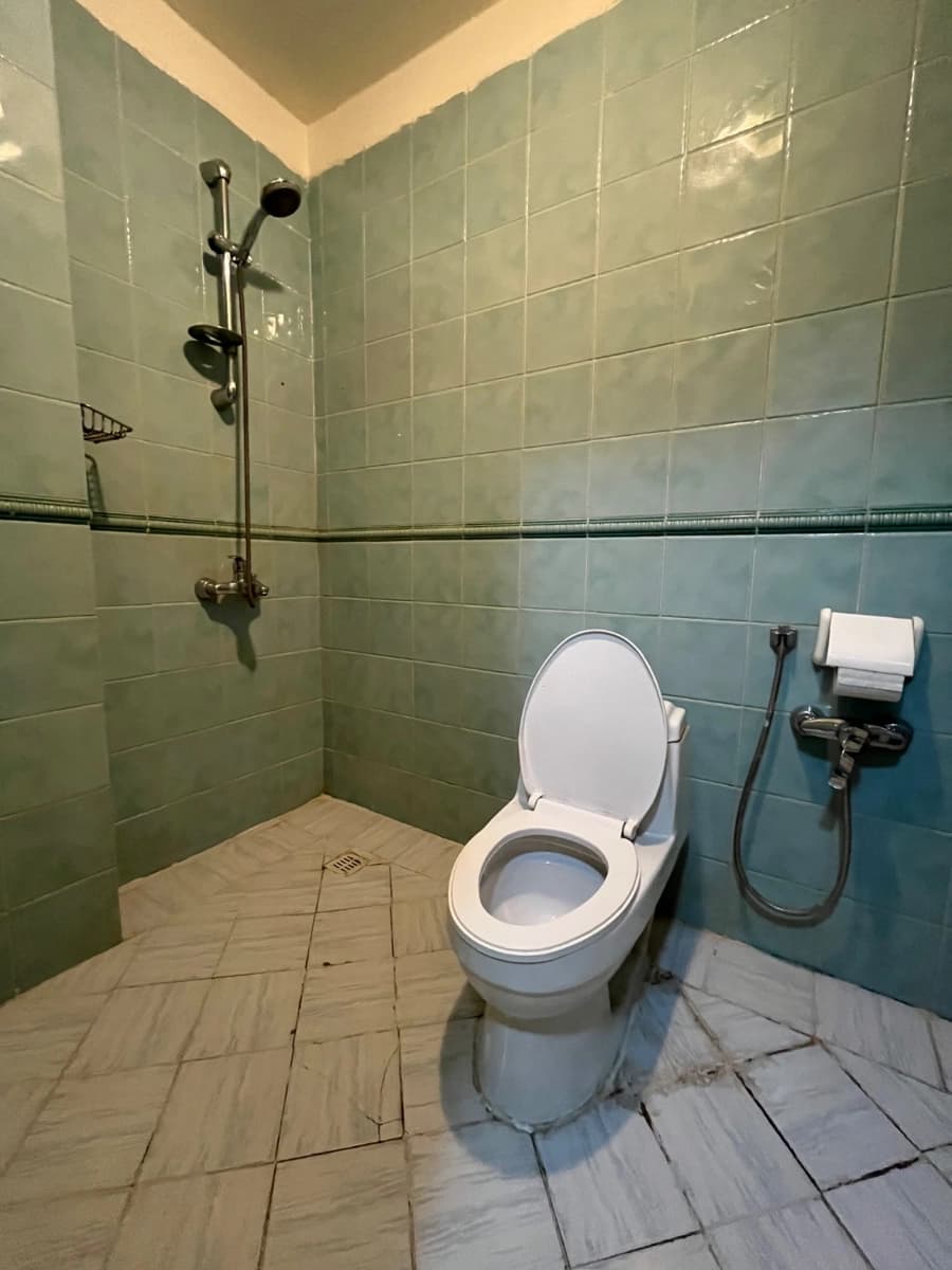 سرویس فرنگی و حمام 
