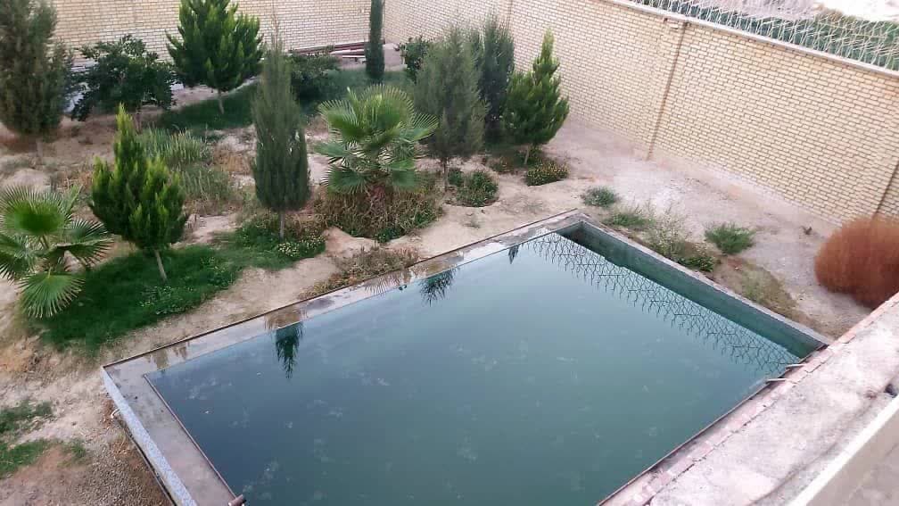 استخر 