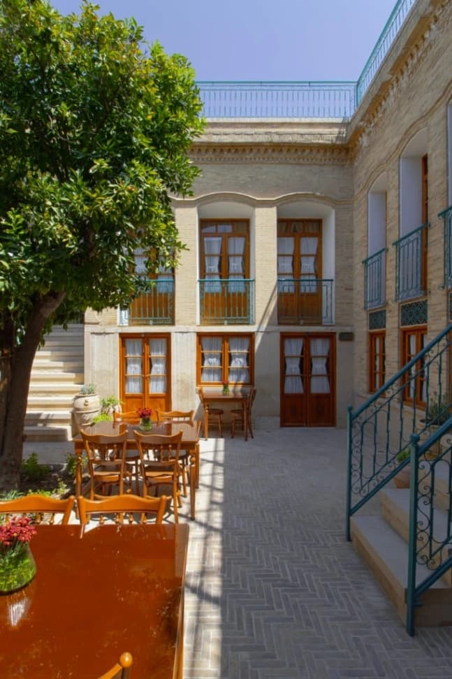 نما و حیاط 