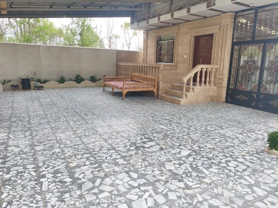 حیاط 
