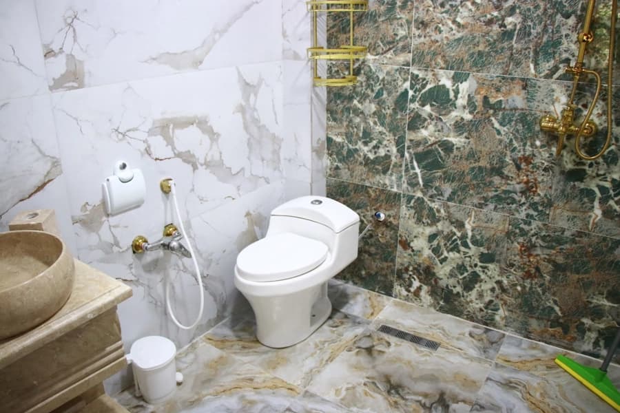 سرویس بهداشتی و حمام