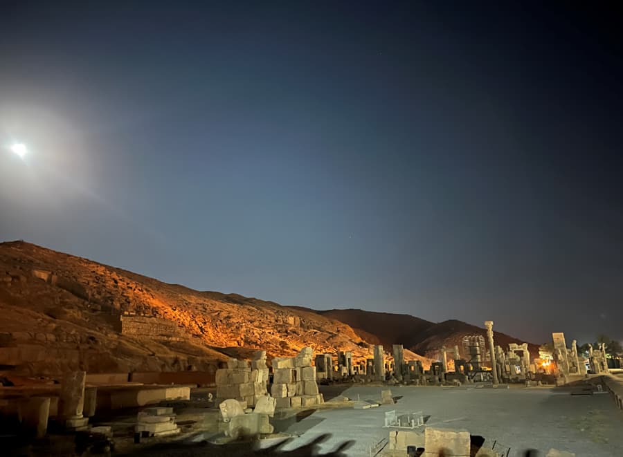 چشم انداز به تخت جمشید 