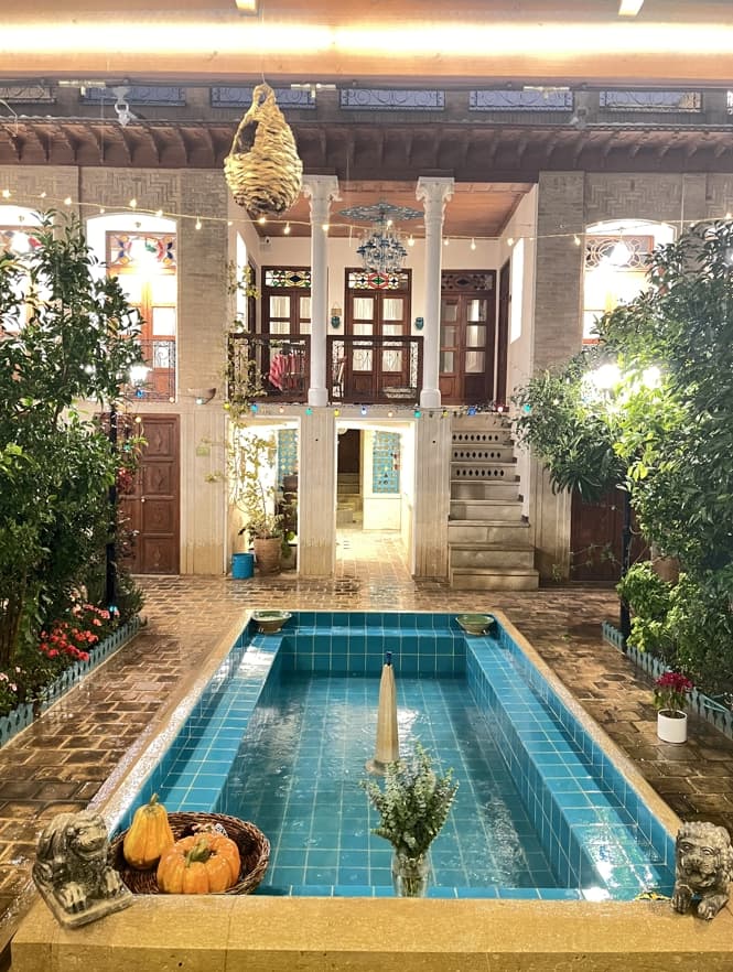 حیاط