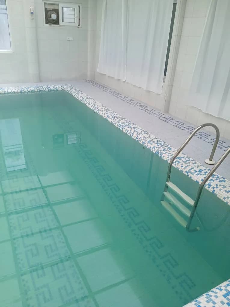 استخر از نمای دیگر
