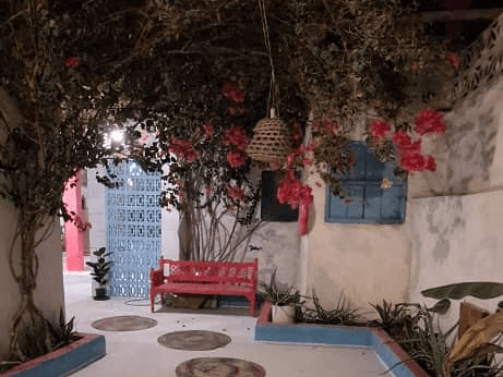 محوطه اقامتگاه