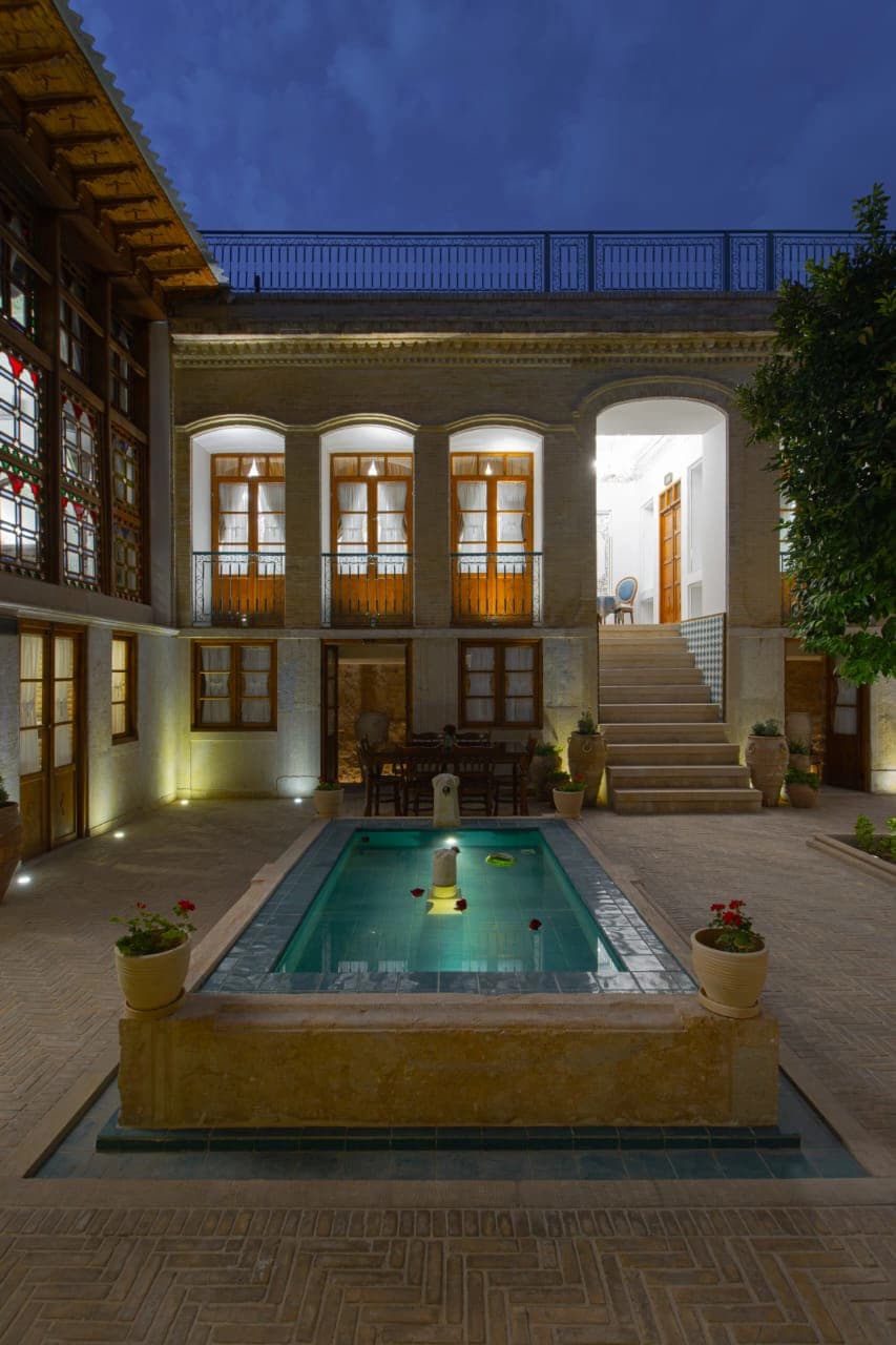 نما و حیاط 