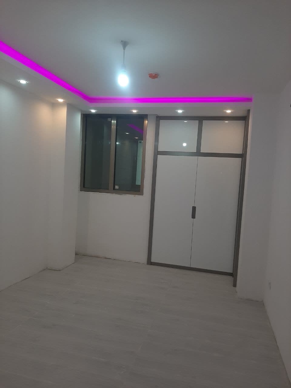 اتاق طبقه بالا 
