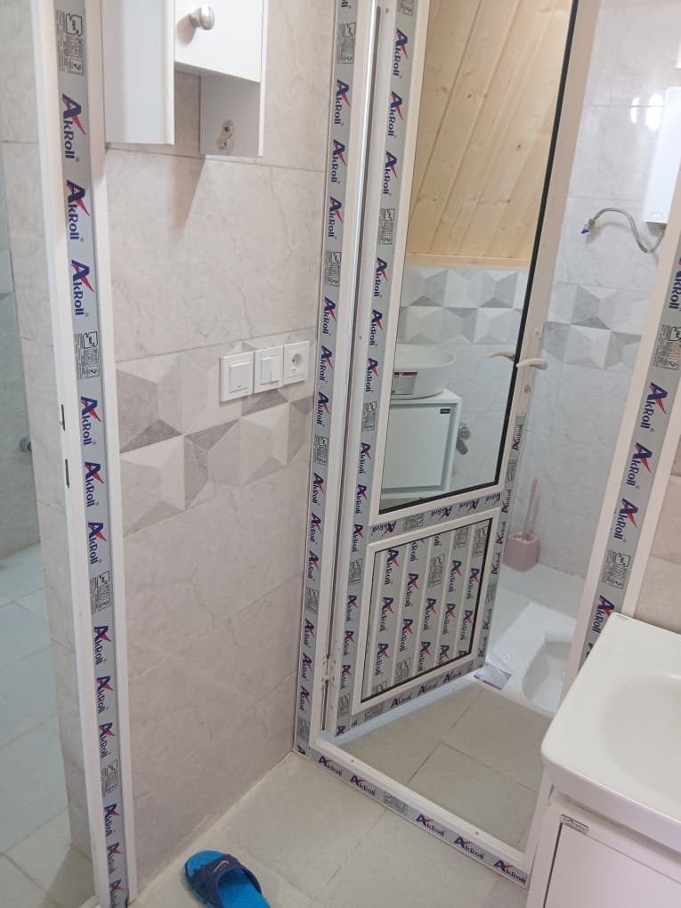 سرویس بهداشتی ایرانی در کلبه