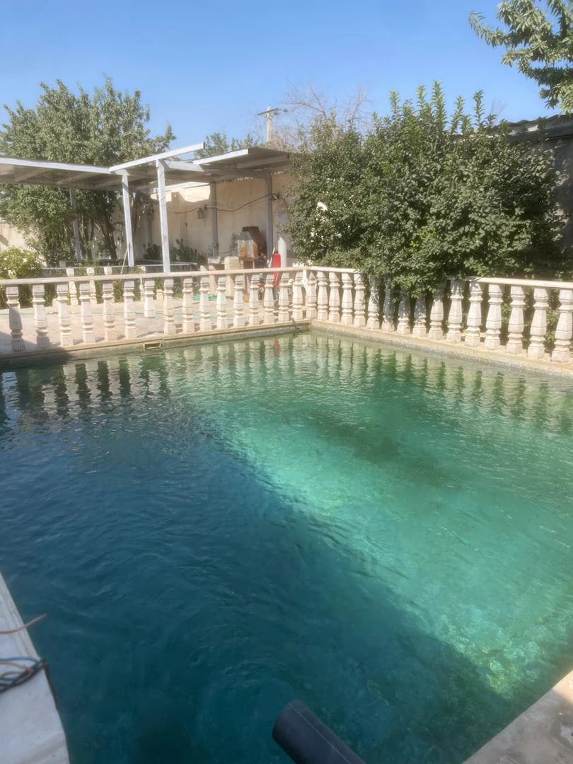 استخر 