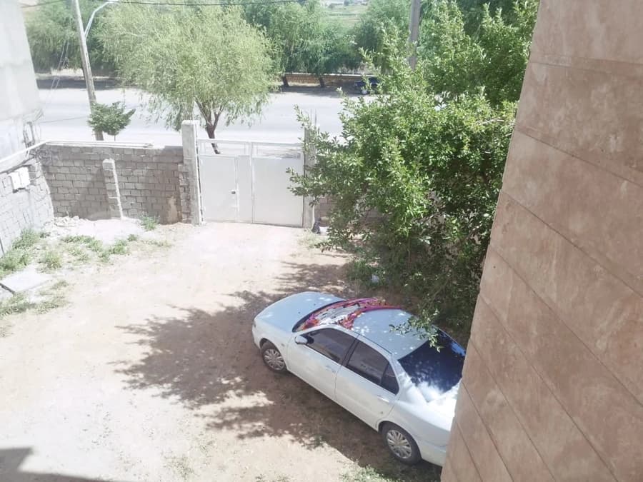 حیاط 