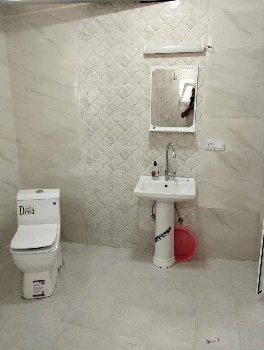 سرویس فرنگی و حمام 