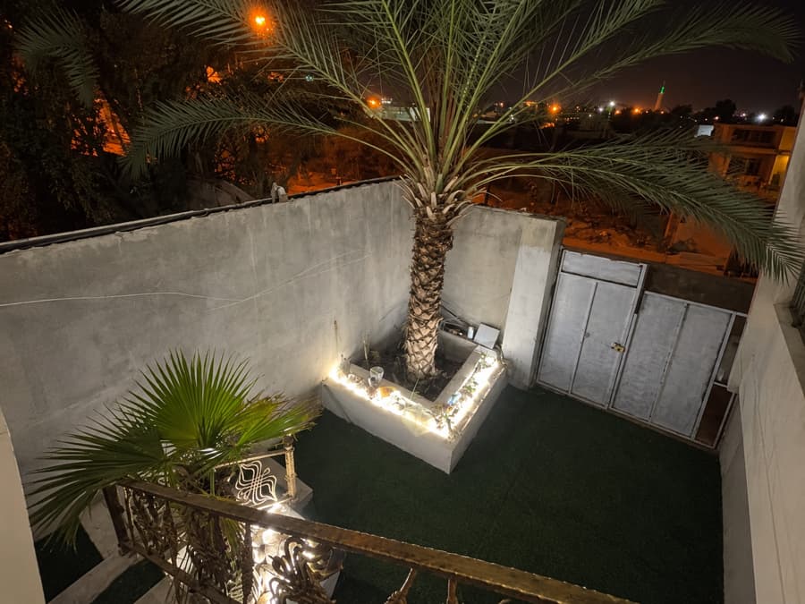 حیاط 