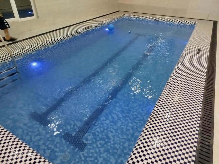 استخر 