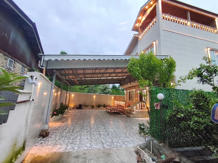 نما ساختمان و حیاط 