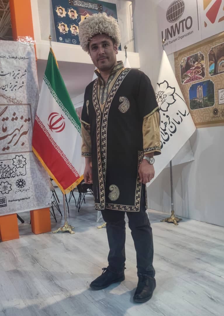 hostIntroImage-شیرزاد واحدی