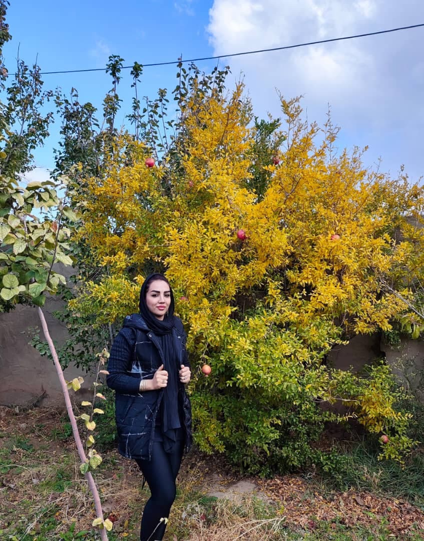 hostIntroImage-مریم ابتهاج