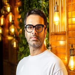 hostIntroImage-محمد زندیه