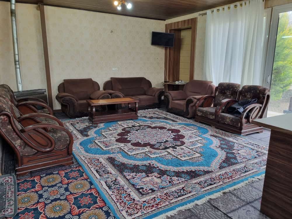 اجاره ویلا لب آب در اردال باغبهادران-دوخوابه 130 متری